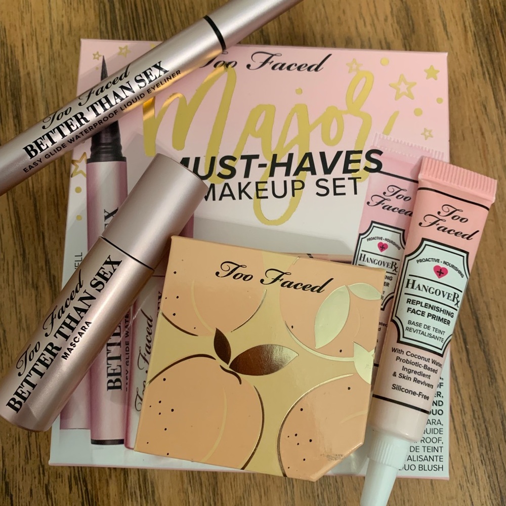 Too Faced Juicy Apricot Eye Cheek Kit retails $50 - Picture 6 of 8